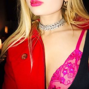 👑 BEAUTIFUL JEWELED MACY’S CHOKER